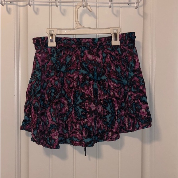 Flowy Vans Skirt - Picture 2 of 2